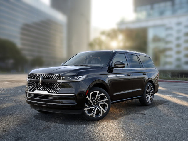 New 2027 Lincoln Navigator Reserve AWD/4WD image 3