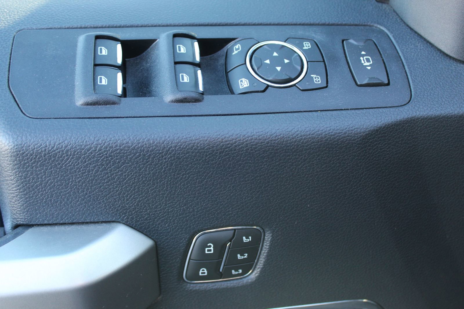 Used 2022 Ford F250 Lariat w/ Lariat Value Package image 25