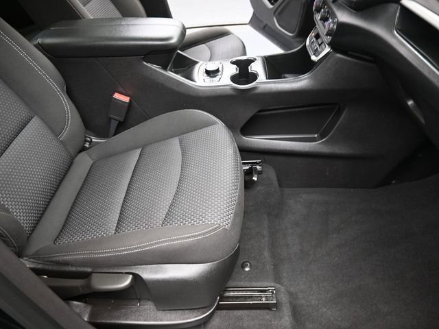 Used 2023 GMC Terrain SLE w/ Driver Convenience Package image 26