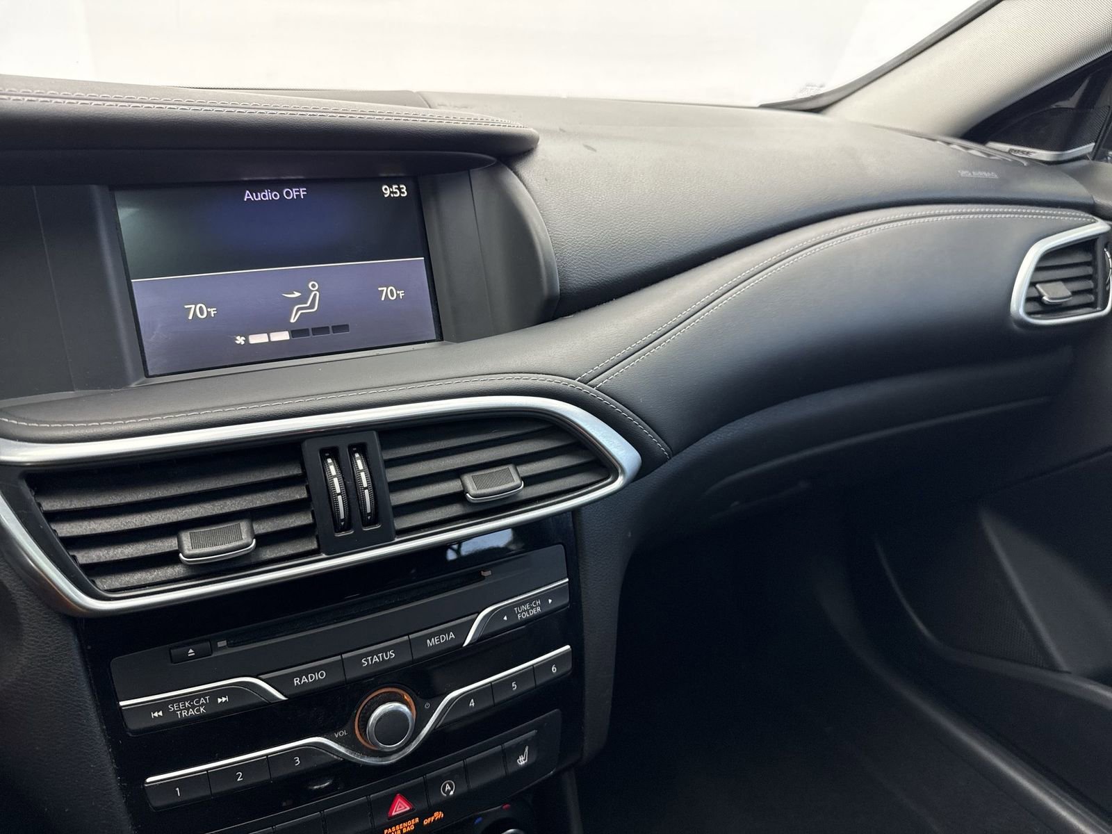 Used 2018 INFINITI QX30 Premium w/ Cargo Package image 17