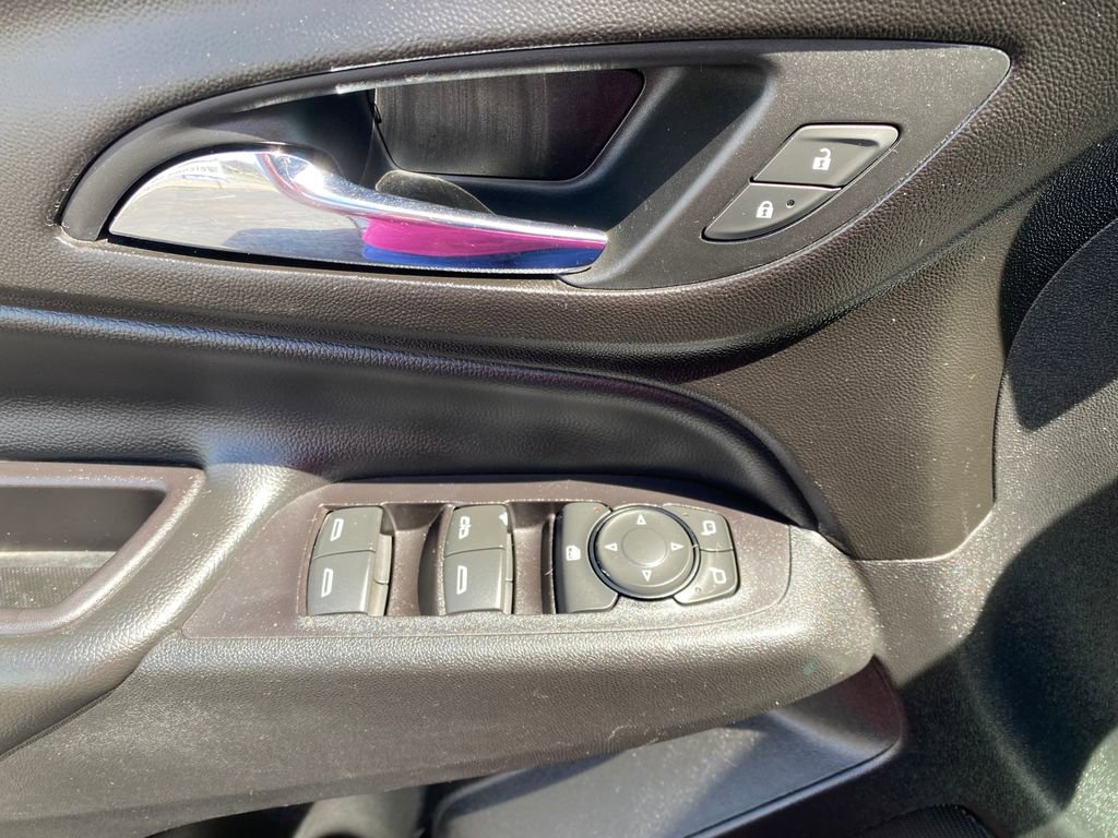 Used 2018 Chevrolet Equinox LT FWD image 13