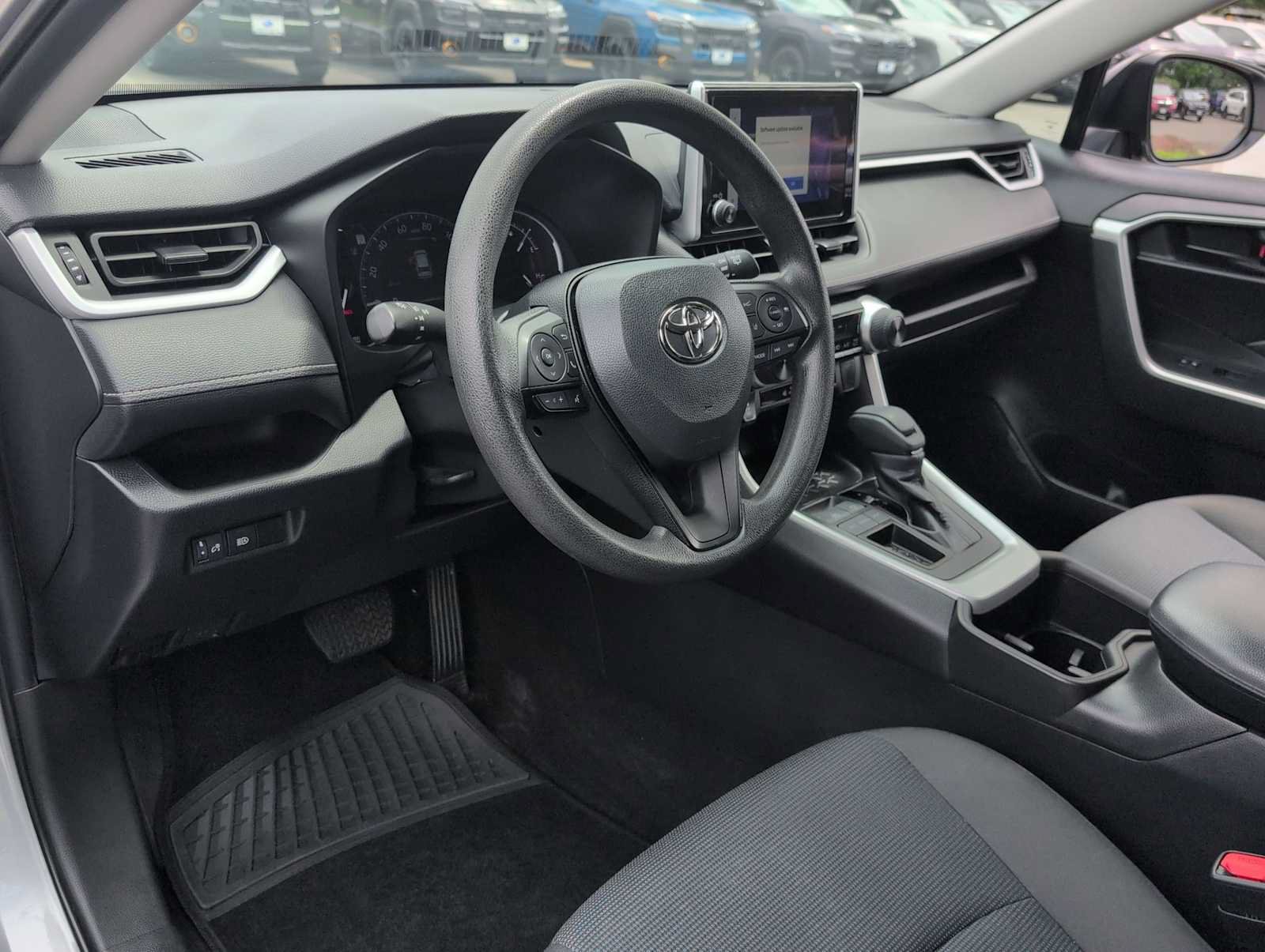 Used 2023 Toyota RAV4 LE FWD image 10