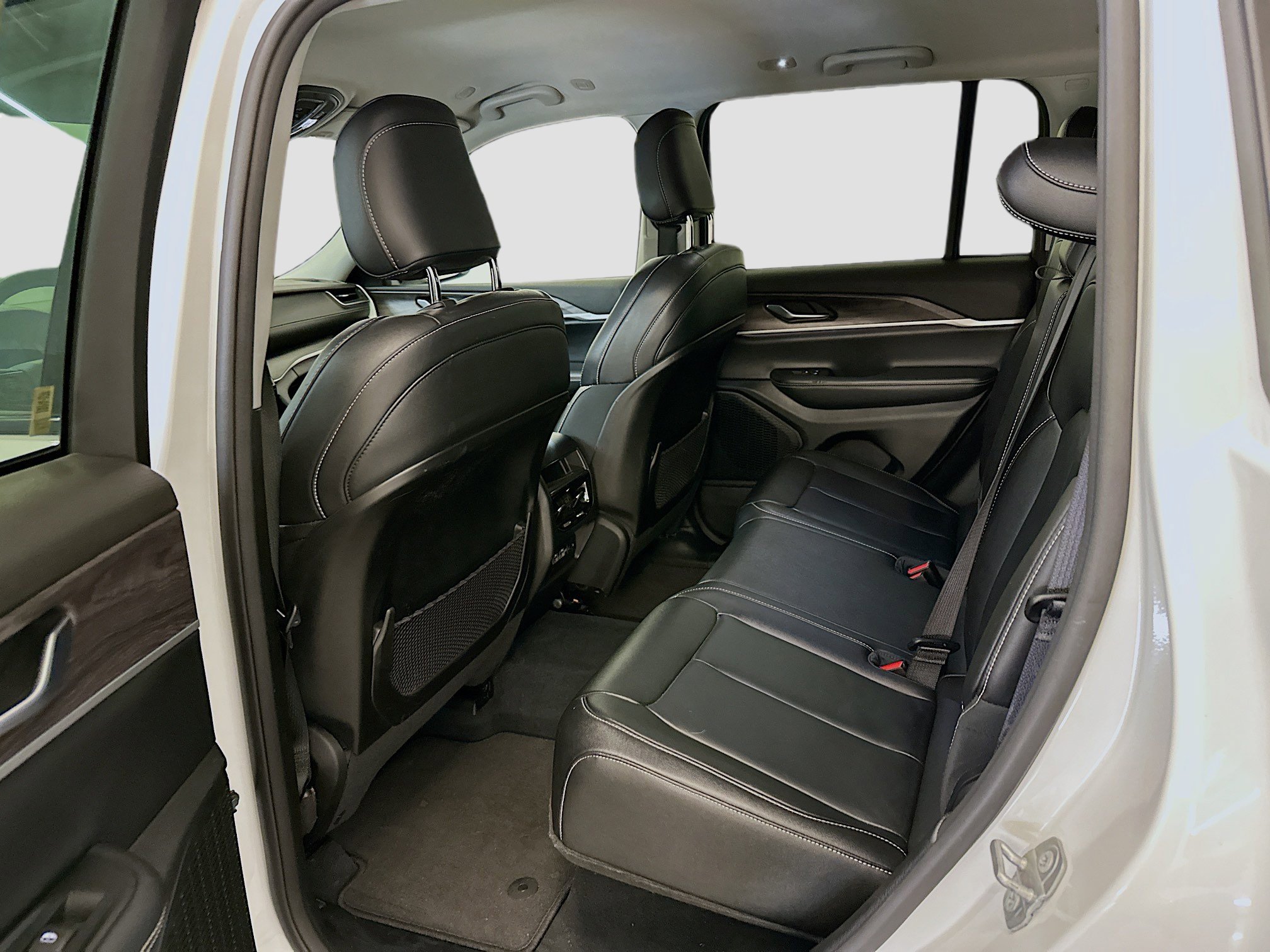 Used 2023 Jeep Grand Cherokee Limited w/ Trailer Tow Prep Group (B) image 29