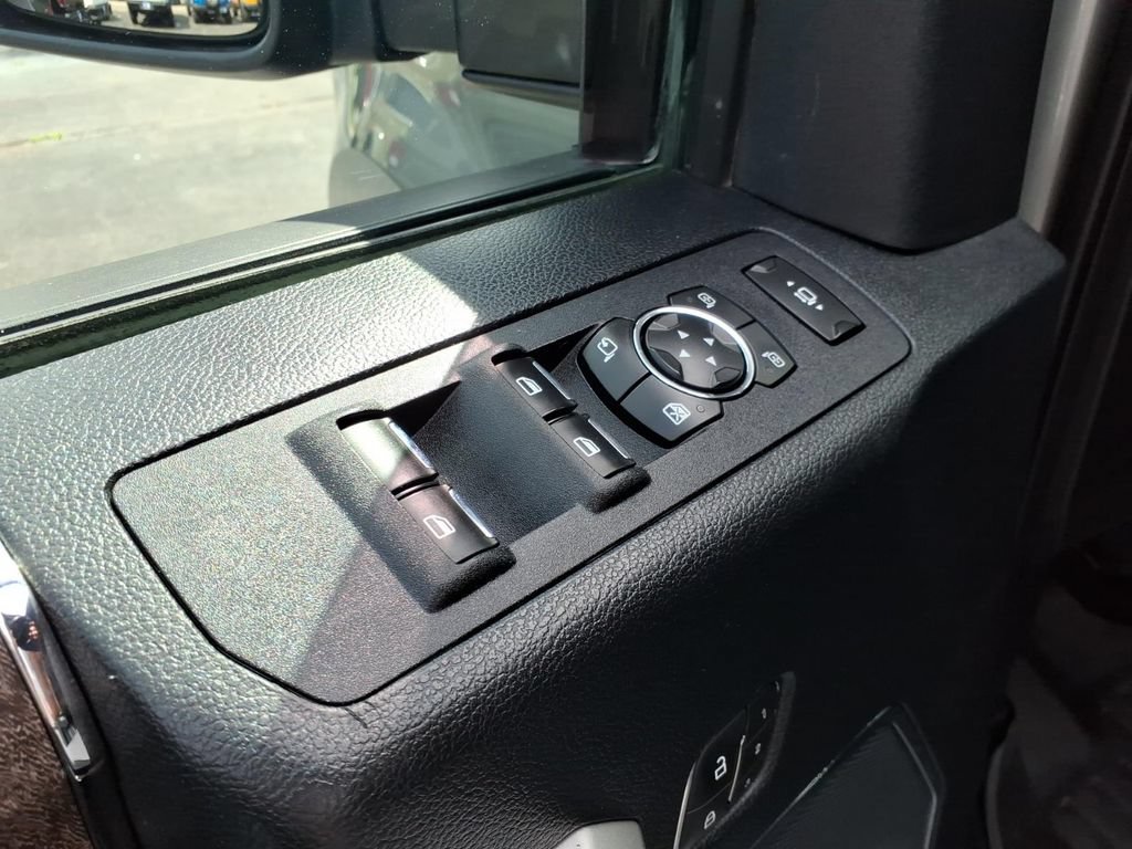 Used 2019 Ford F250 Lariat w/ Chrome Package AWD/4WD image 17