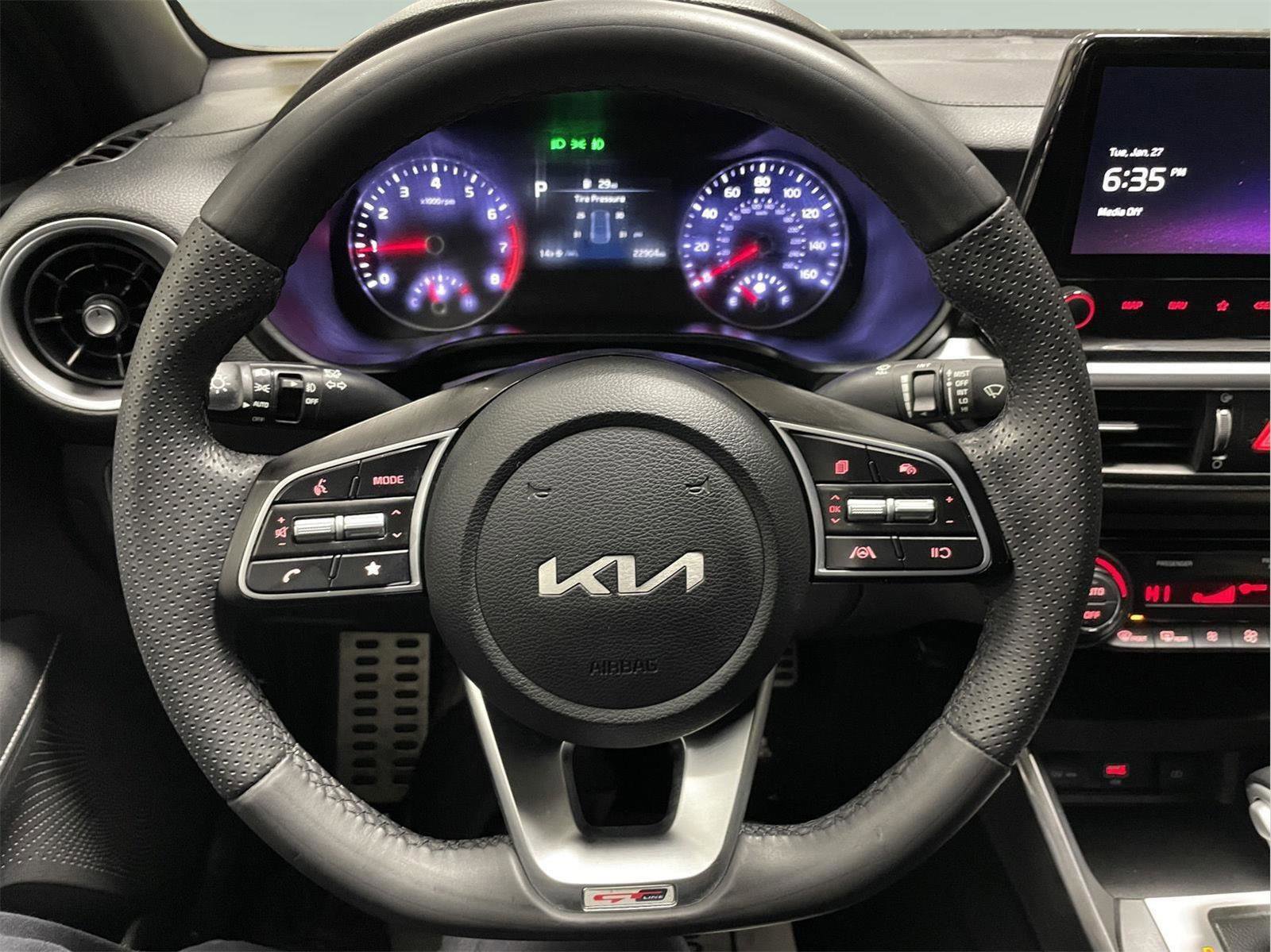 Used 2023 Kia Forte GT-Line image 24