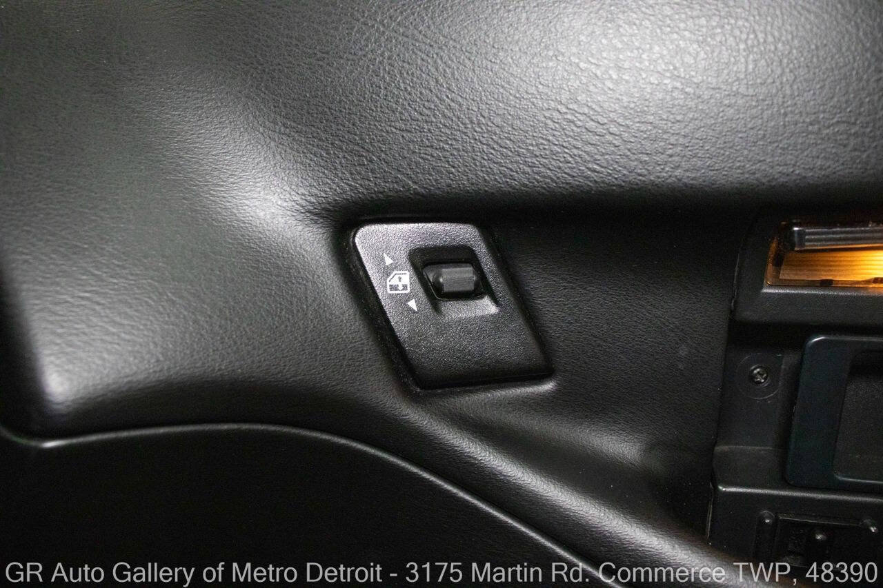 Used 1995 Chevrolet Corvette Coupe RWD image 36