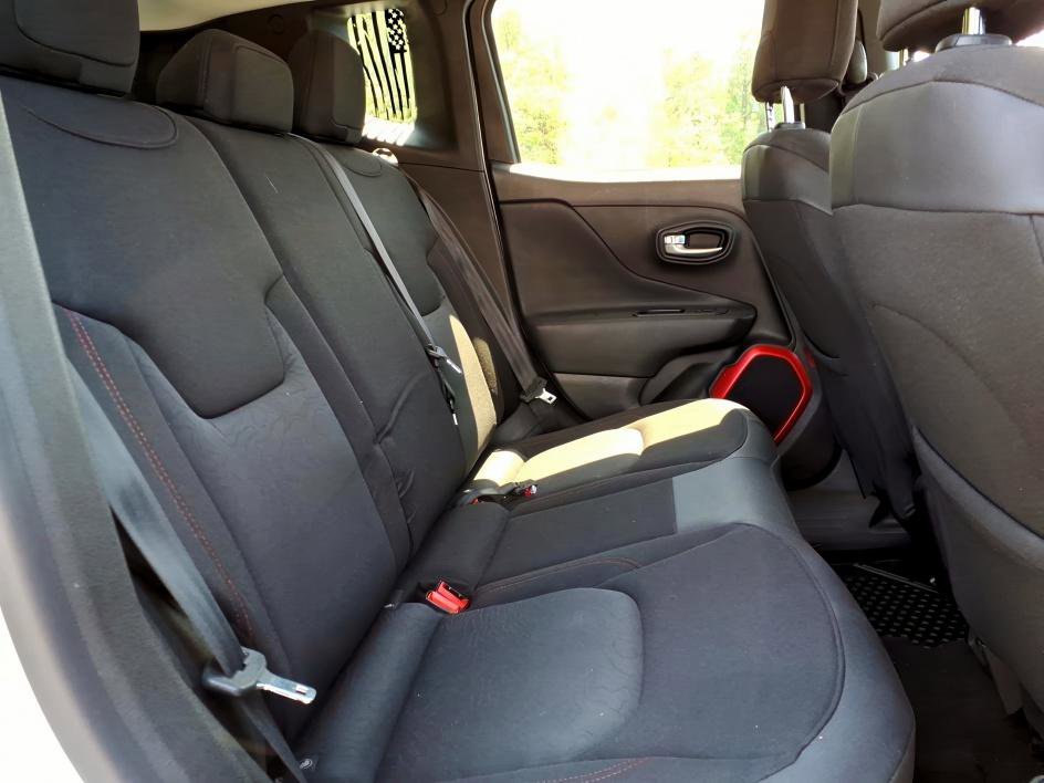 Used 2017 Jeep Renegade Trailhawk image 12