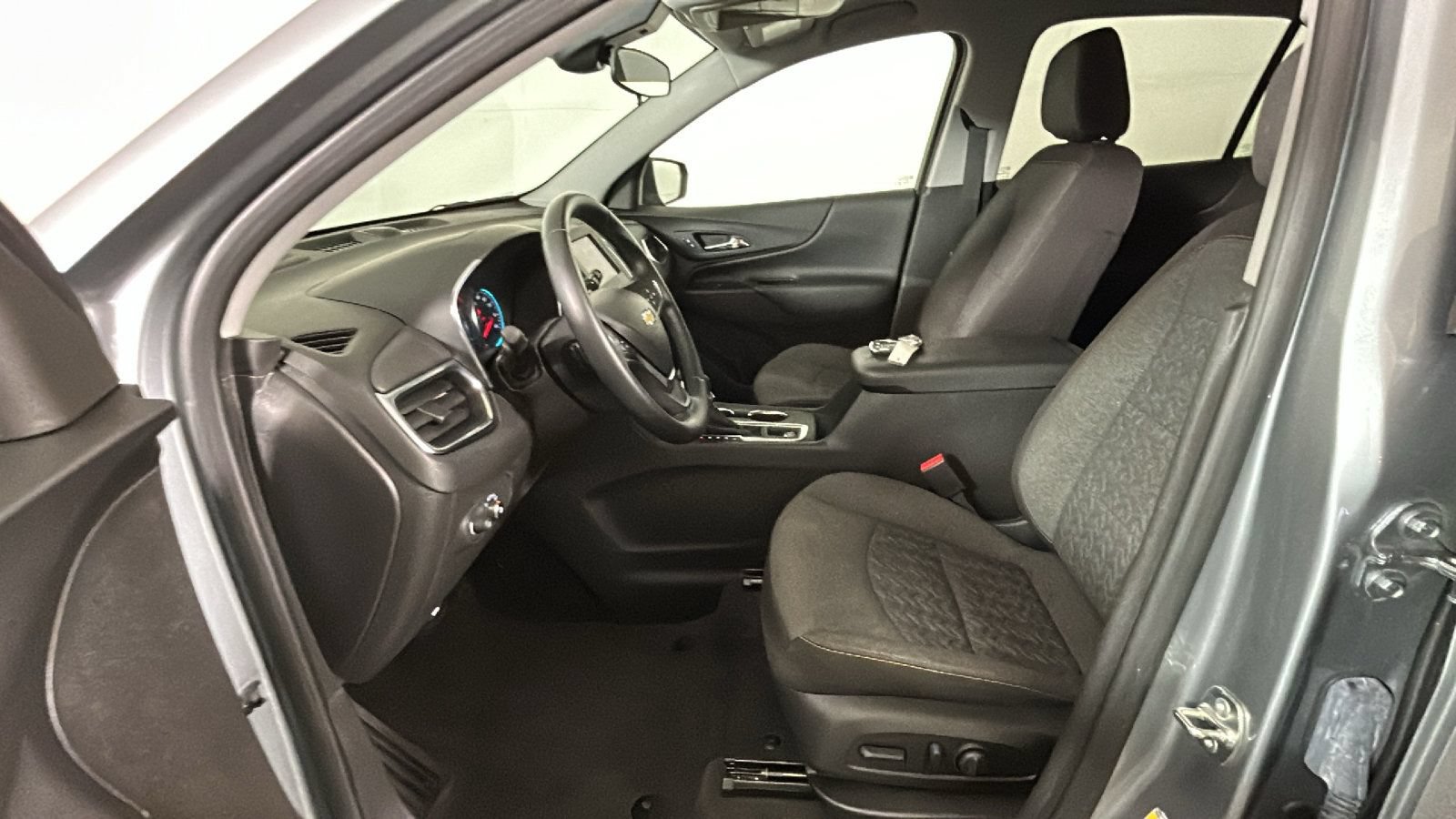 Used 2024 Chevrolet Equinox LT w/ LPO, Floor Liner Package AWD/4WD image 13