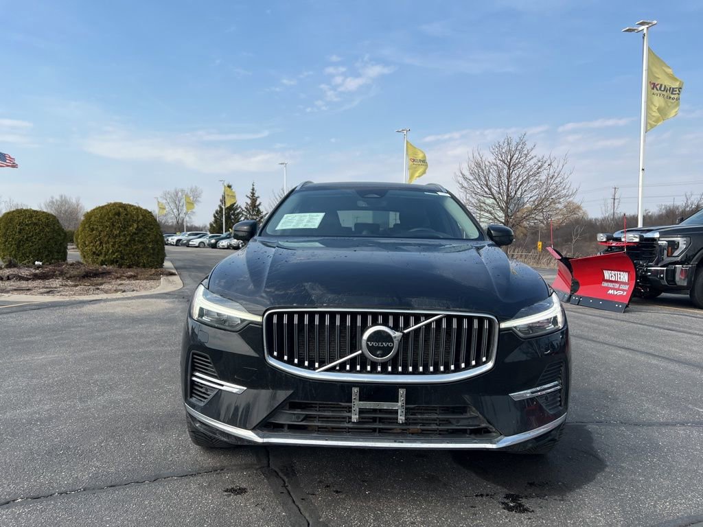 Used 2022 Volvo XC60 T8 Inscription image 2
