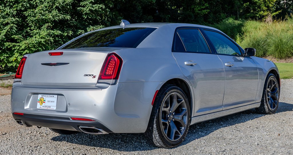 Used 2022 Chrysler 300 S RWD image 5