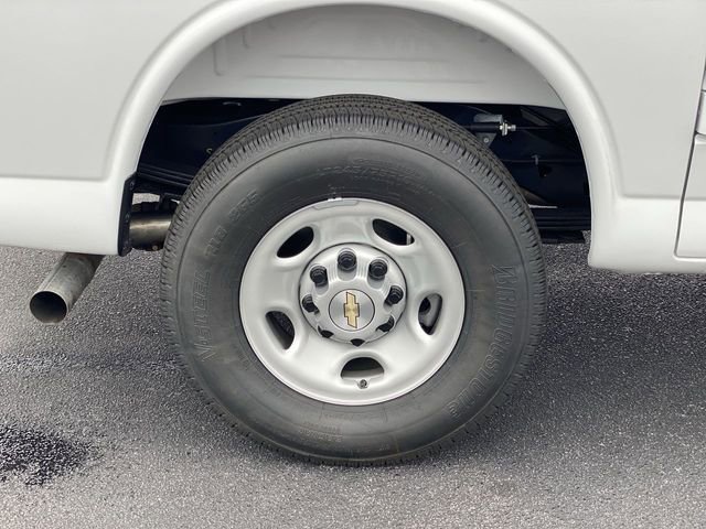 New 2025 Chevrolet Express 2500 w/ Driver Convenience Package RWD image 34