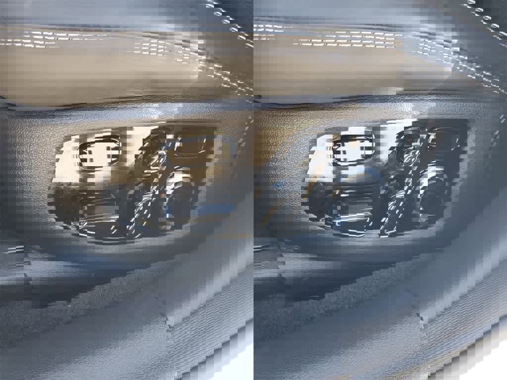 Used 2021 Genesis G90 3.3T Premium image 20