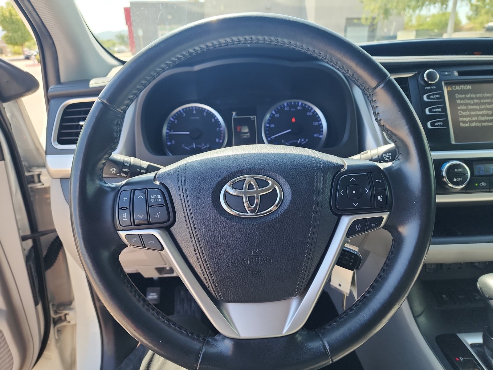 Used 2019 Toyota Highlander Plus AWD/4WD image 9