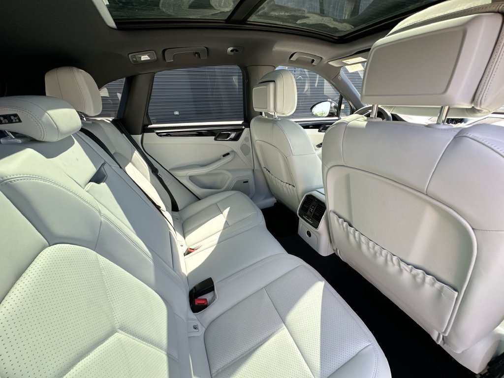 New 2026 Porsche Macan AWD/4WD image 29