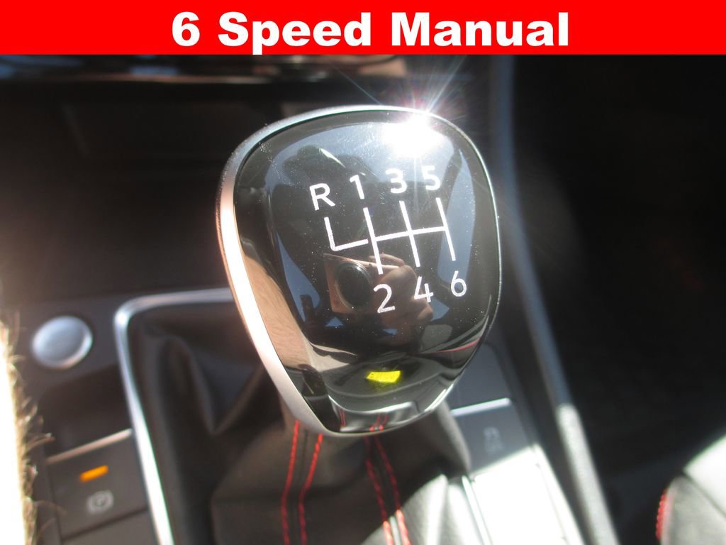 Used 2024 Volkswagen Jetta GLI 40th Anniversary Edition FWD image 15