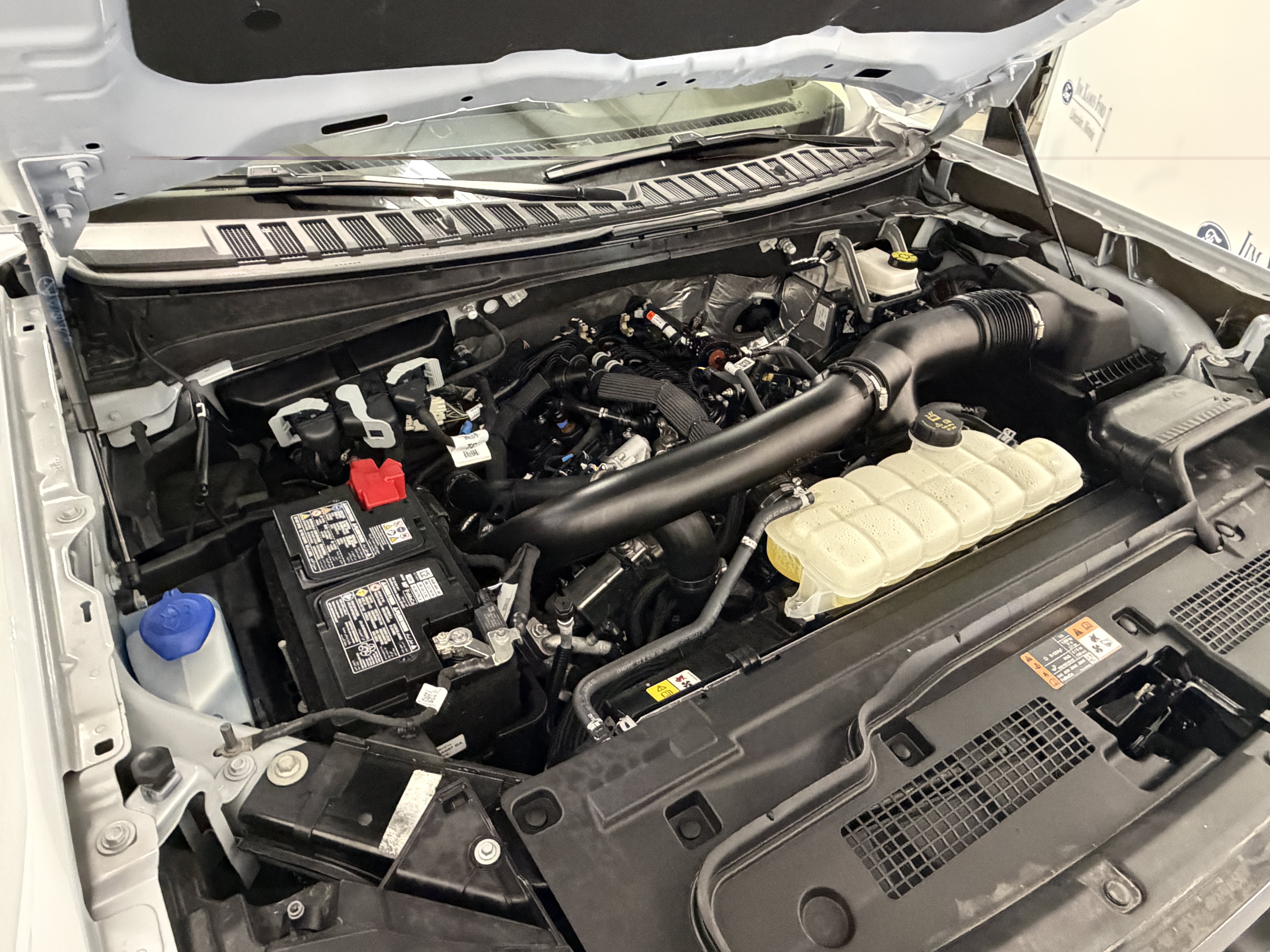 Used 2025 Ford Expedition Active AWD/4WD image 34