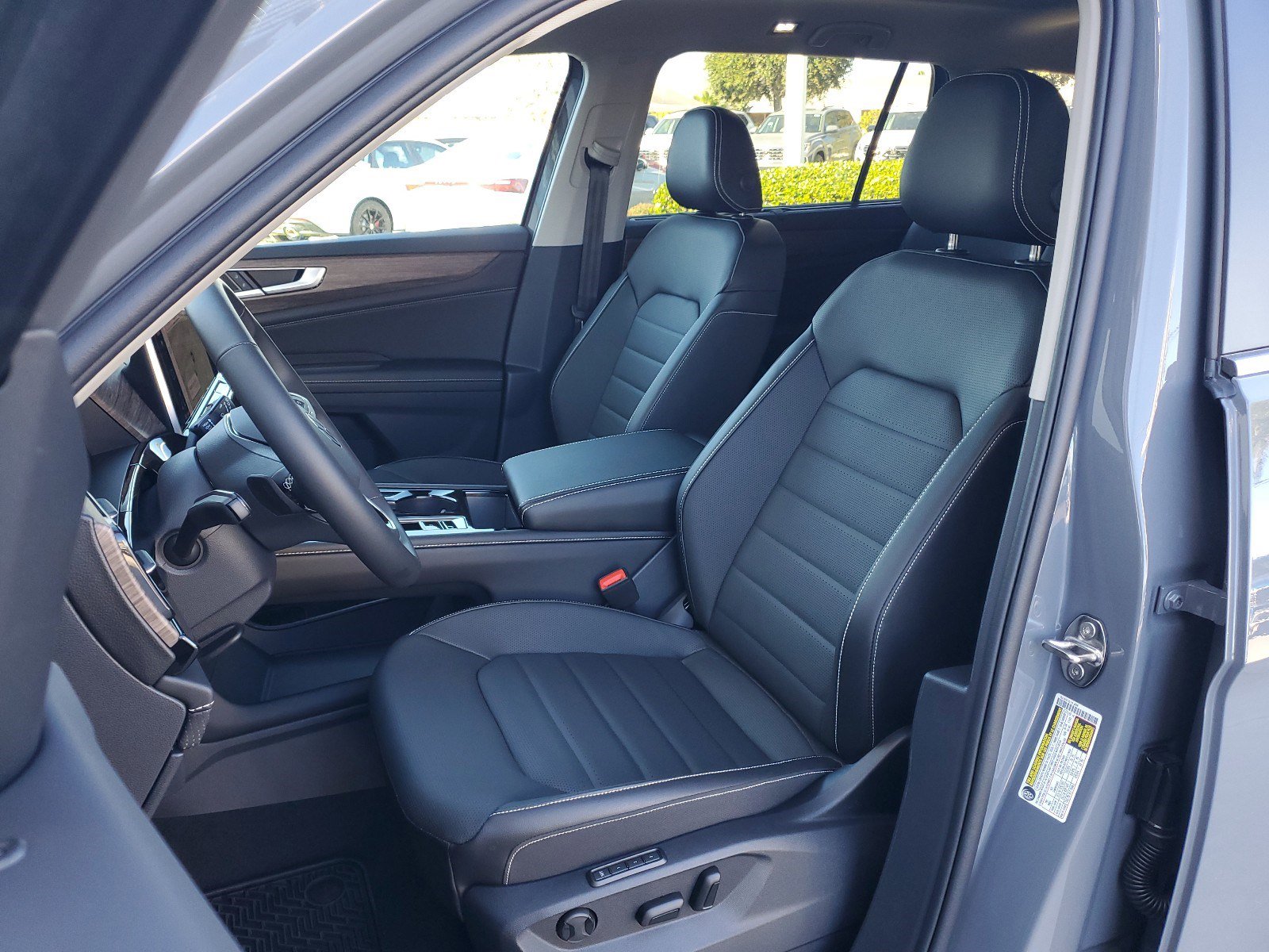 New 2025 Volkswagen Atlas SEL image 15