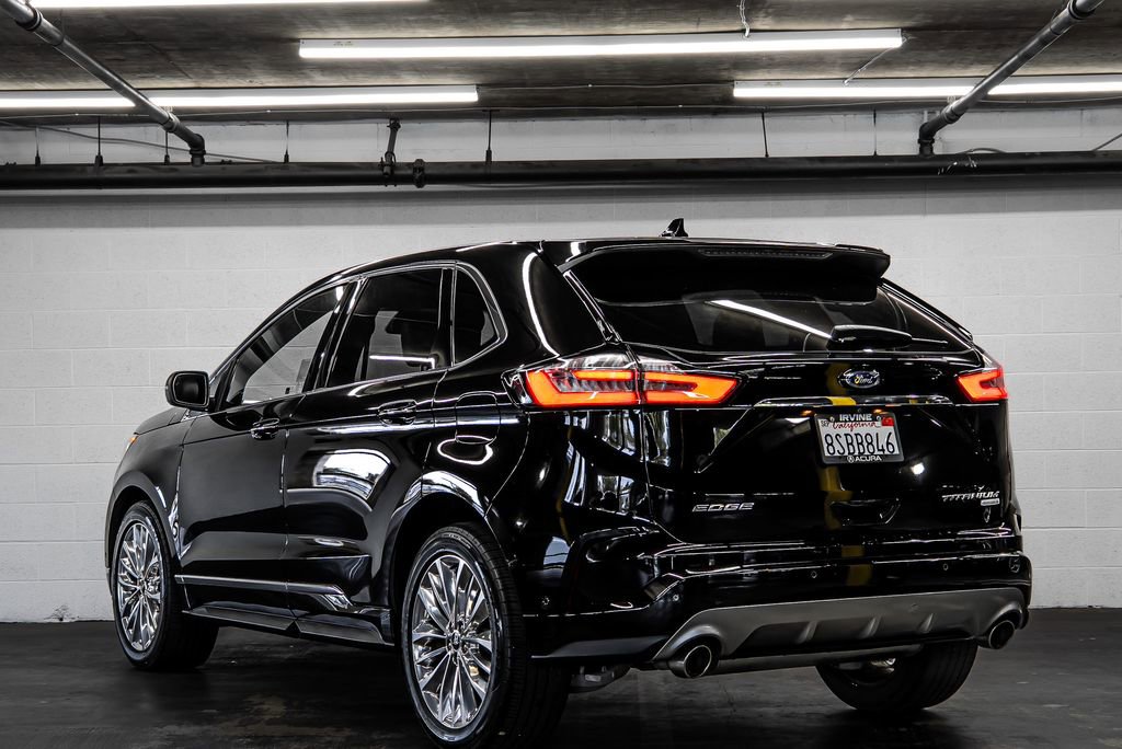 Used 2020 Ford Edge Titanium w/ Equipment Group 301A FWD image 3