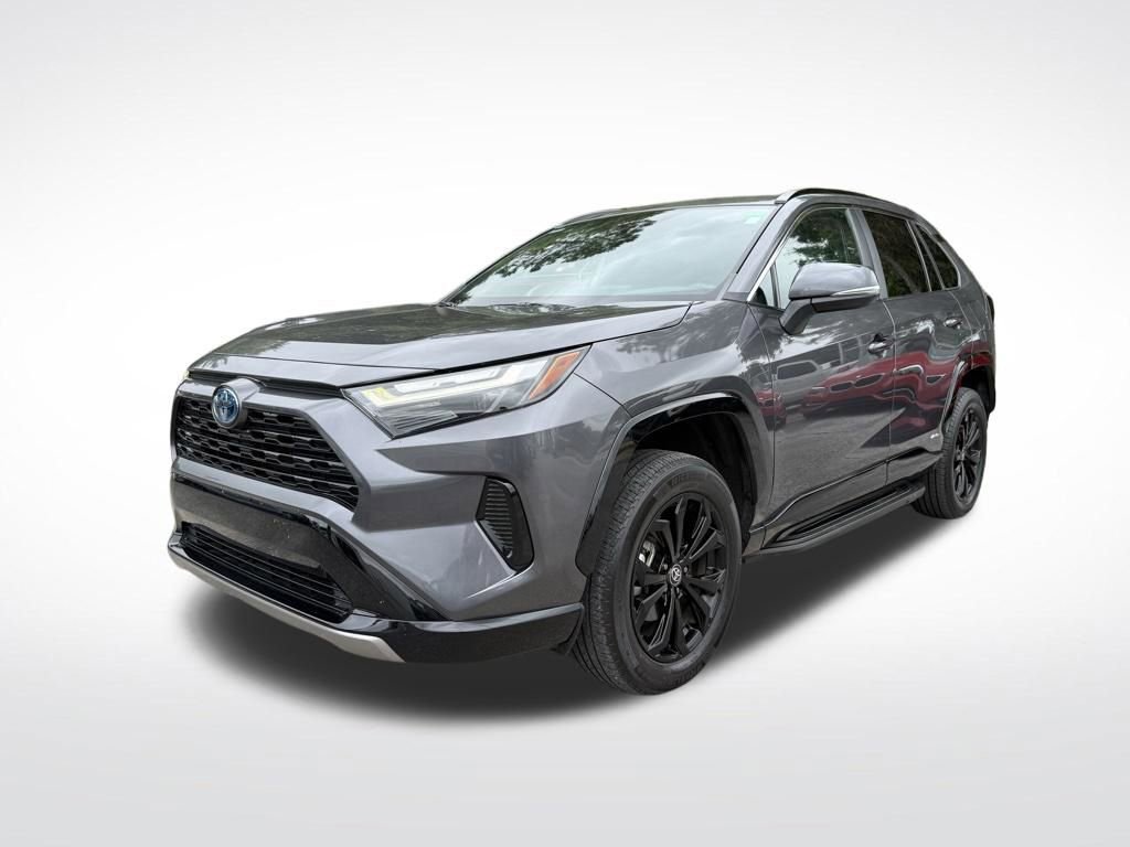 Used 2022 Toyota RAV4 SE AWD/4WD image 4