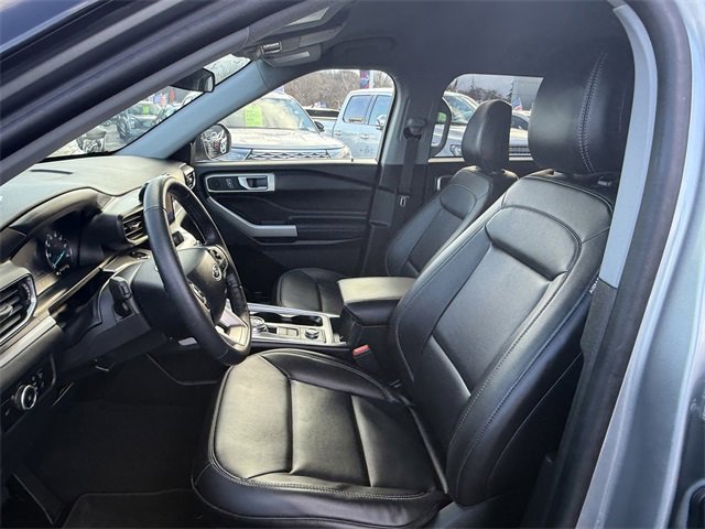 Certified 2023 Ford Explorer XLT w/ Equipment Group 202A image 6