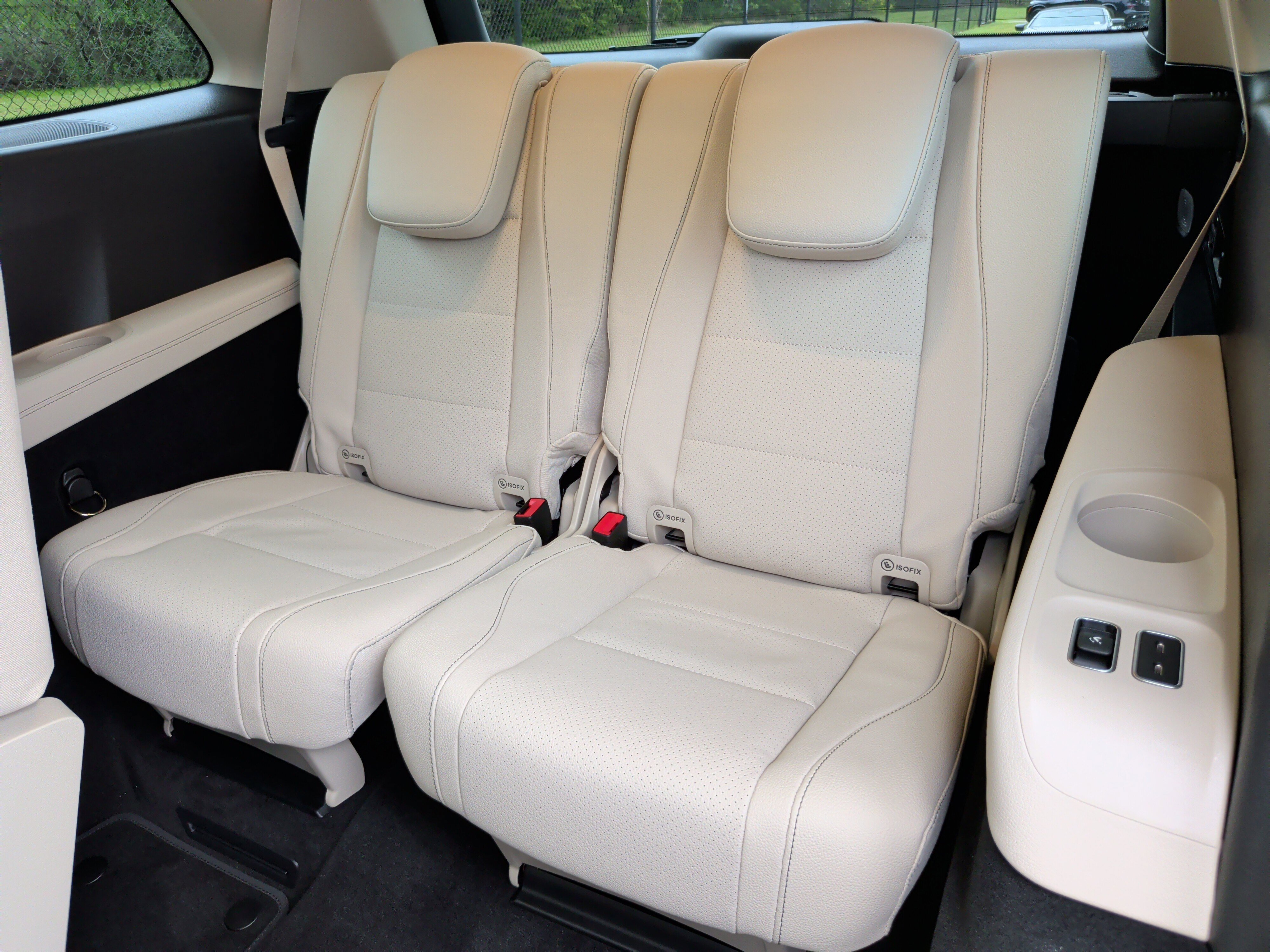 Used 2026 Mercedes-Benz GLS 450 4MATIC image 40