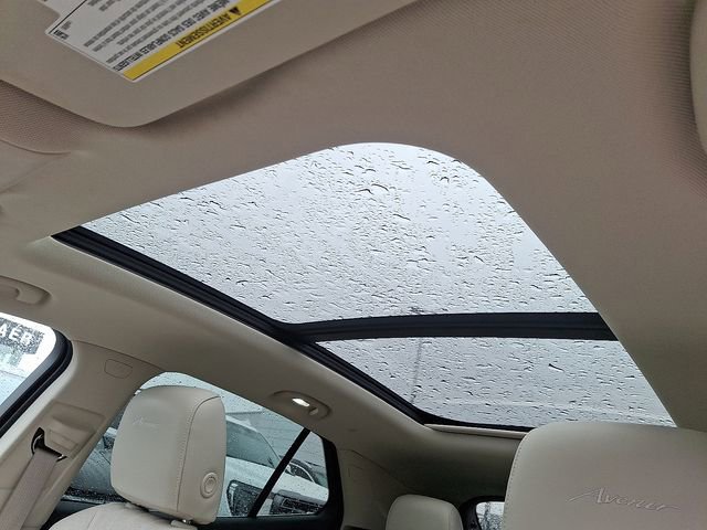 Certified 2022 Buick Envision Avenir w/ Technology Package II image 15