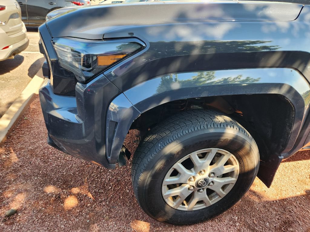 Used 2024 Toyota Tacoma SR5 AWD/4WD image 5