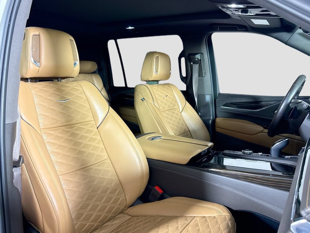 Used 2023 Cadillac Escalade ESV Premium Luxury w/ Performance Package AWD/4WD image 16