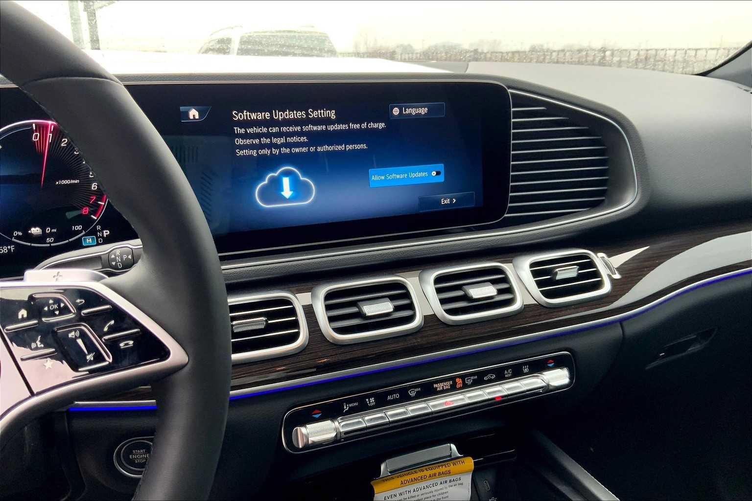 Used 2025 Mercedes-Benz GLE 450e 4MATIC image 13
