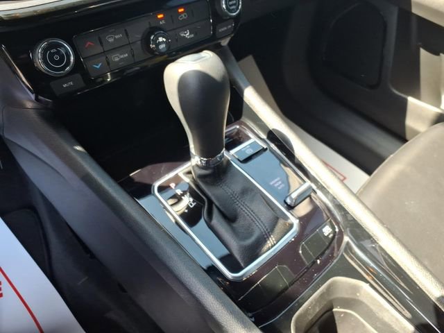 Used 2024 Jeep Compass Latitude w/ Altitude Special Edition image 17