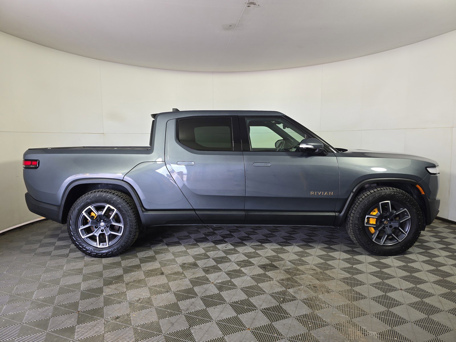 Used 2022 Rivian R1T Launch Edition AWD/4WD image 6