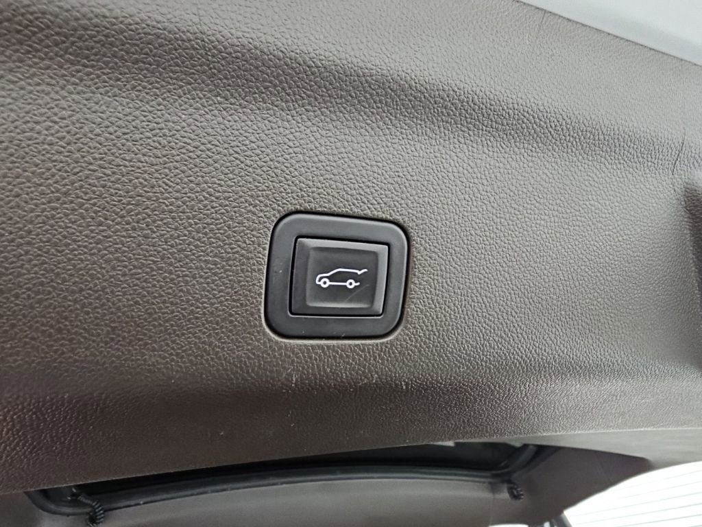 Used 2025 GMC Yukon XL Elevation RWD image 37