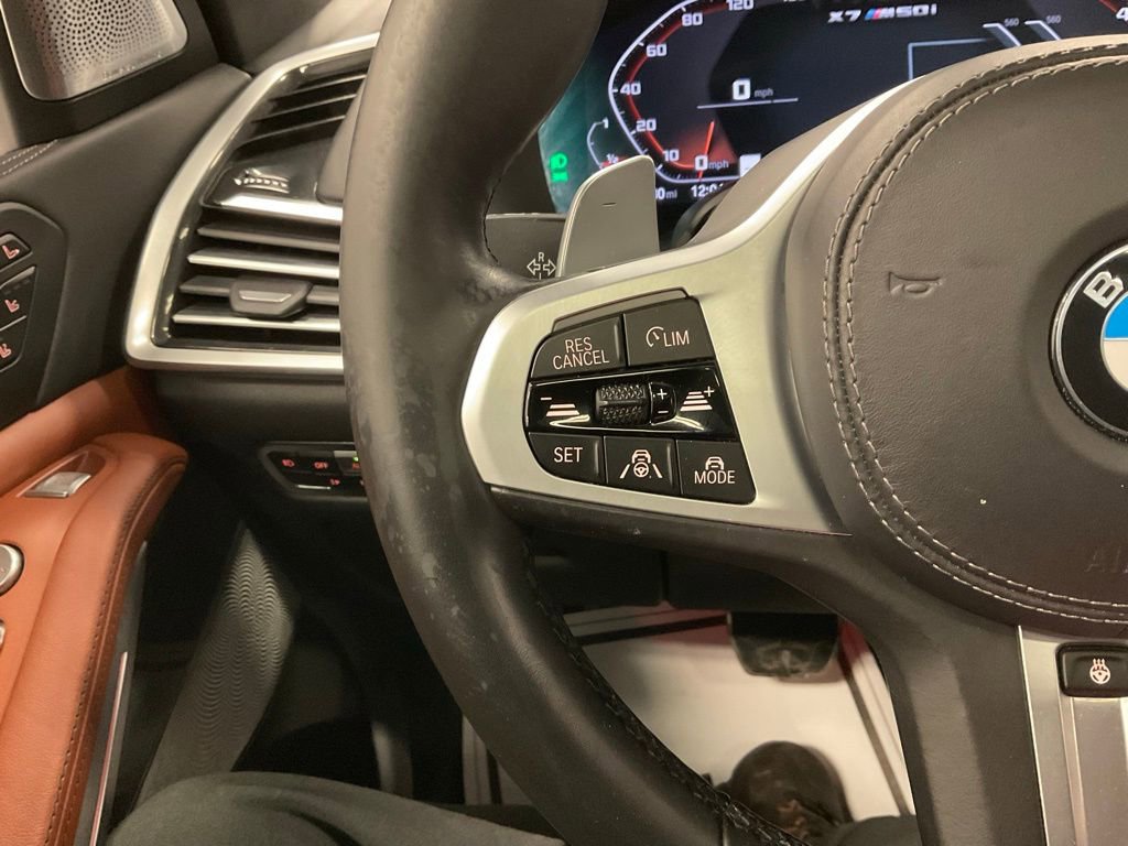 Used 2021 BMW X7 M50i image 23