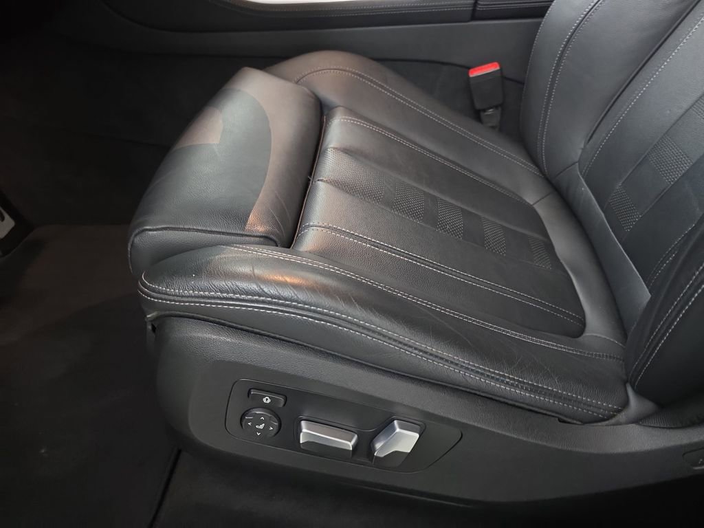 Used 2021 BMW X5 xDrive40i w/ M Sport Package AWD/4WD image 30