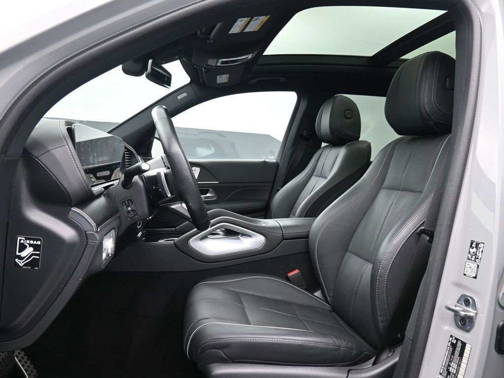 Used 2024 Mercedes-Benz GLS 580 4MATIC image 10