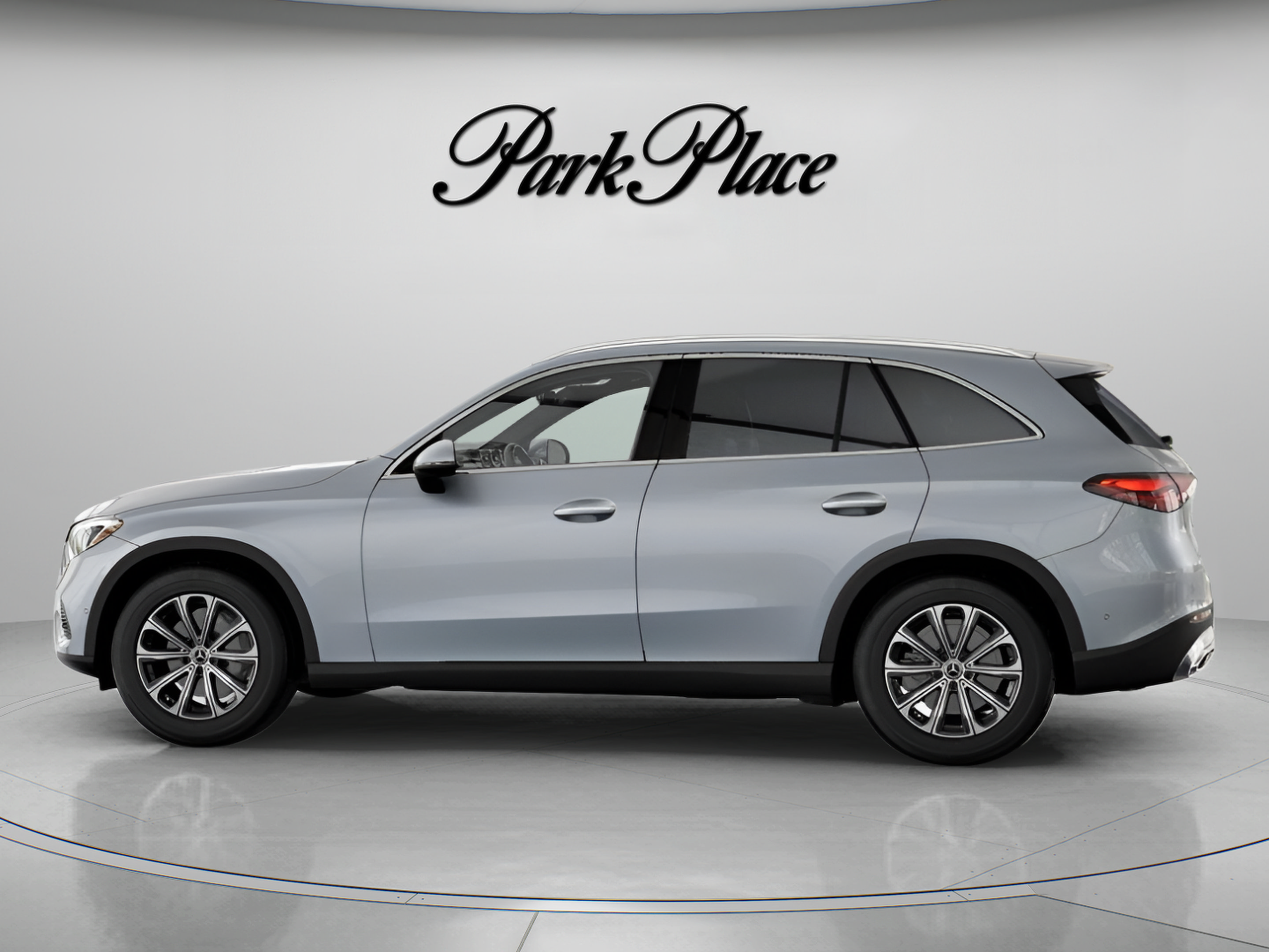 Used 2026 Mercedes-Benz GLC 300 4MATIC image 8