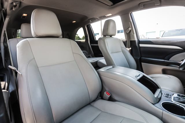 Used 2017 Toyota Highlander XLE AWD/4WD image 57