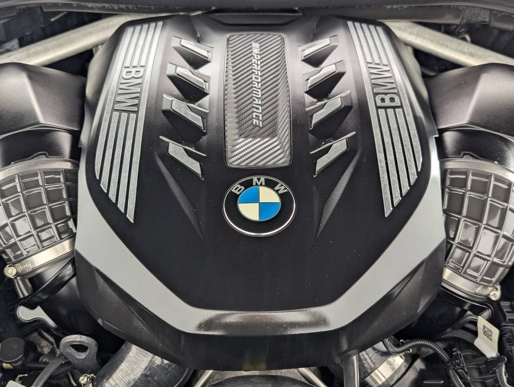 Used 2022 BMW X5 M50i w/ Parking Assistance Package AWD/4WD image 11