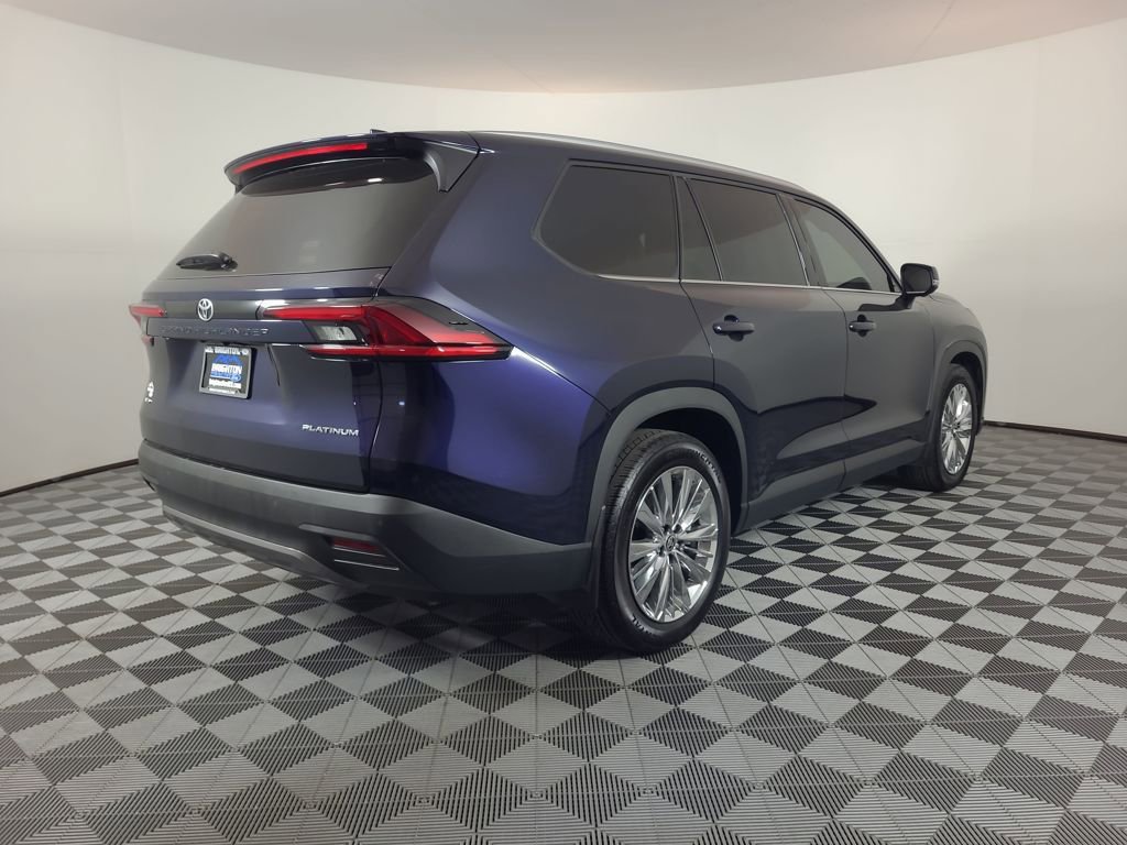 Used 2025 Toyota Grand Highlander AWD image 3