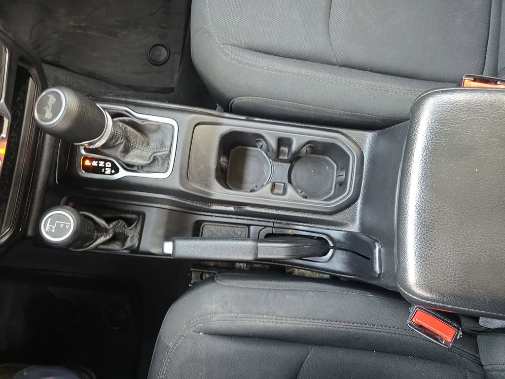 Used 2021 Jeep Wrangler Unlimited Sport AWD/4WD image 25