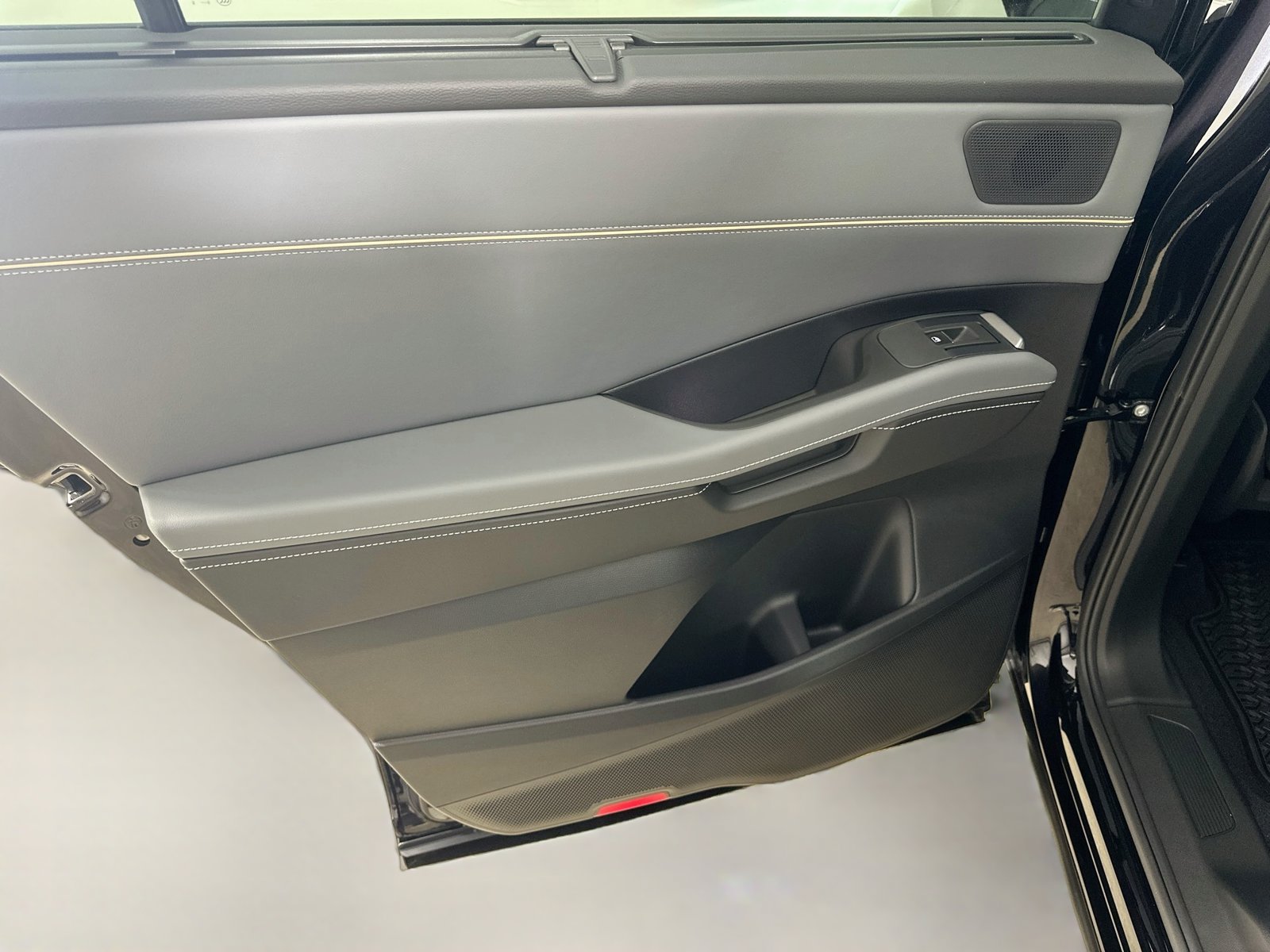 New 2027 Volkswagen Atlas SE AWD/4WD image 36