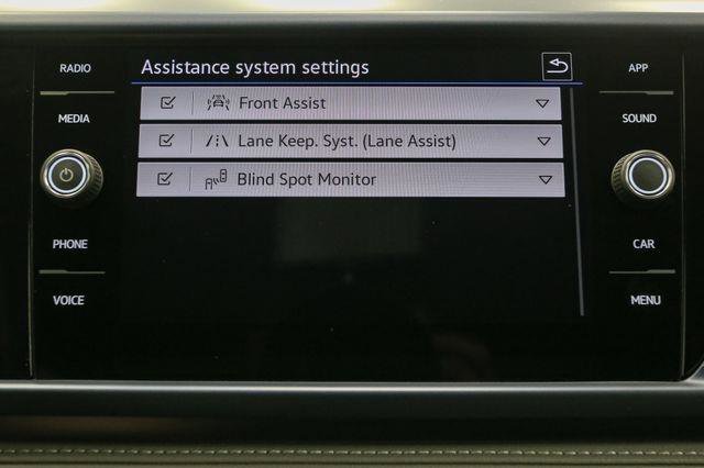 Certified 2024 Volkswagen Taos SE image 32