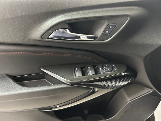 Used 2024 Chevrolet Trax RS w/ Sunroof Package FWD image 17