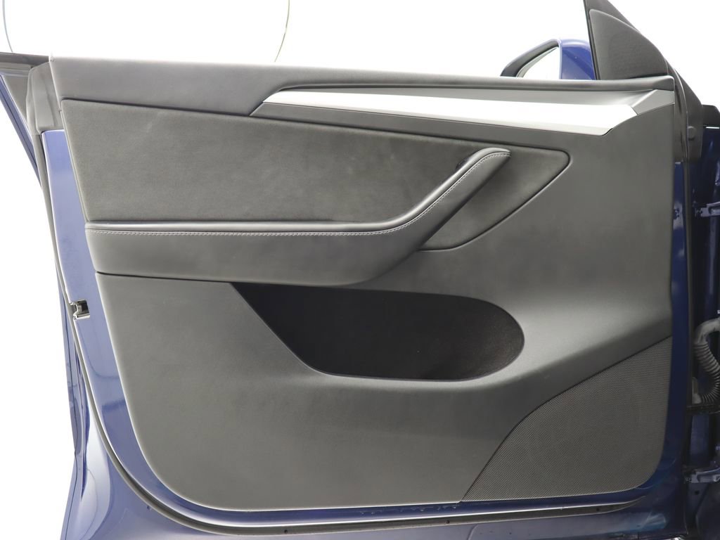 Used 2024 Tesla Model Y Long Range RWD image 31