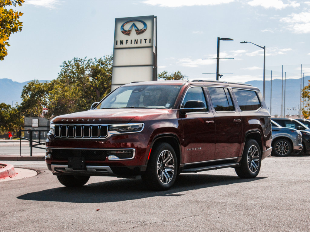 Used 2023 Jeep Wagoneer L Series II RWD image 1