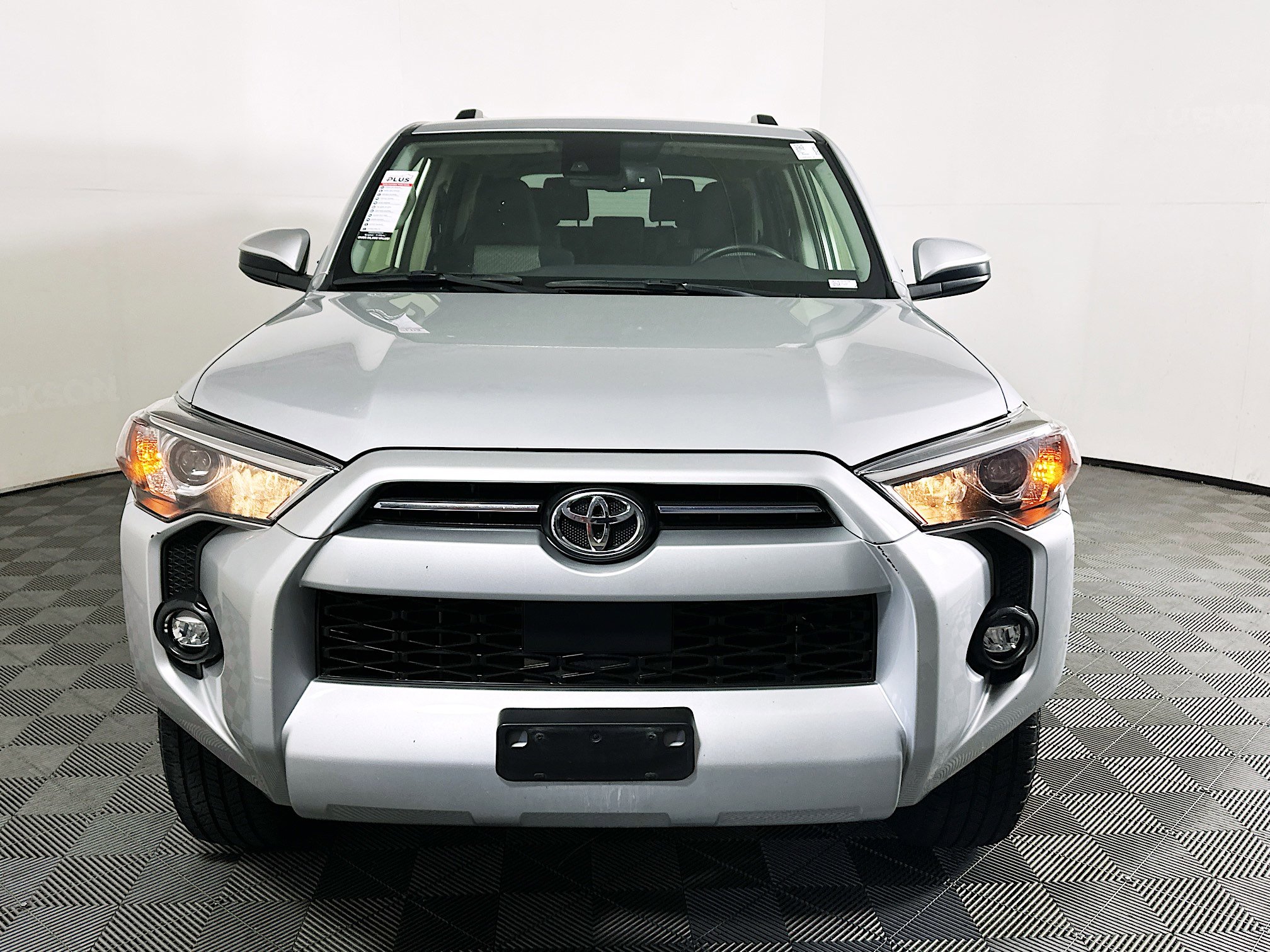 Used 2024 Toyota 4Runner SR5 AWD/4WD image 8