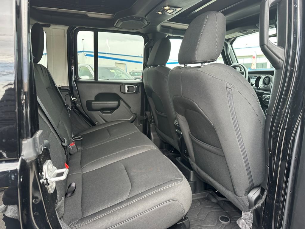 Used 2023 Jeep Wrangler Unlimited w/ Sun & Screen Package image 11