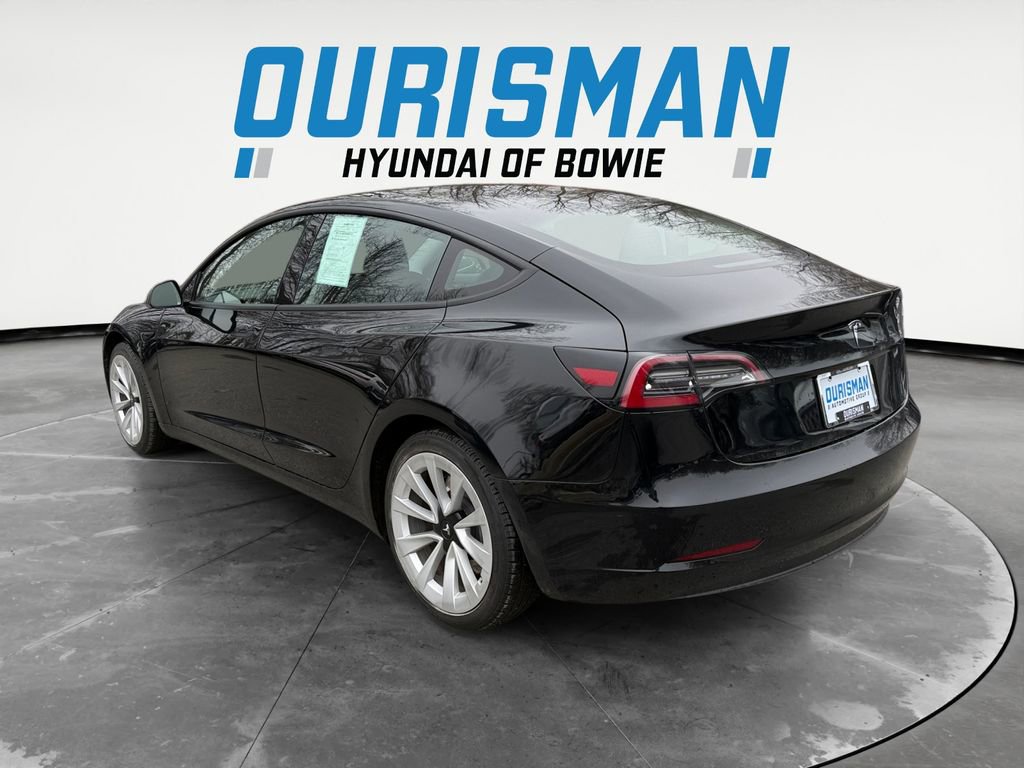 Used 2023 Tesla Model 3 Standard Range image 4