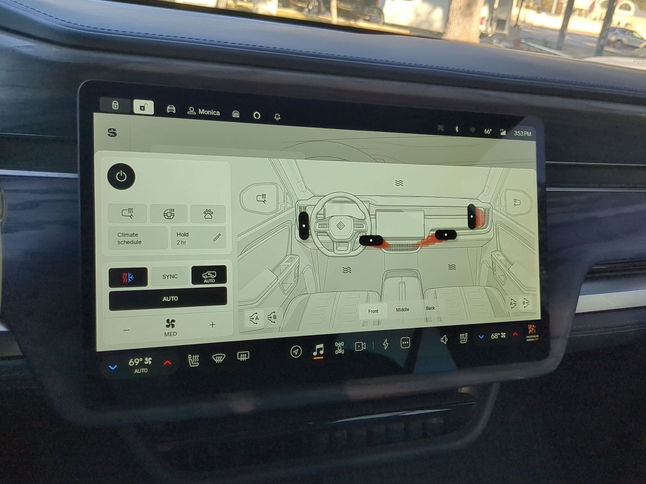 Used 2022 Rivian R1S Launch Edition image 17