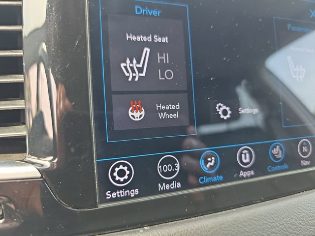 Used 2018 Chrysler Pacifica Touring-L Plus FWD image 33
